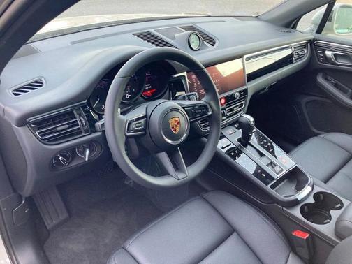 2024 Porsche Macan 