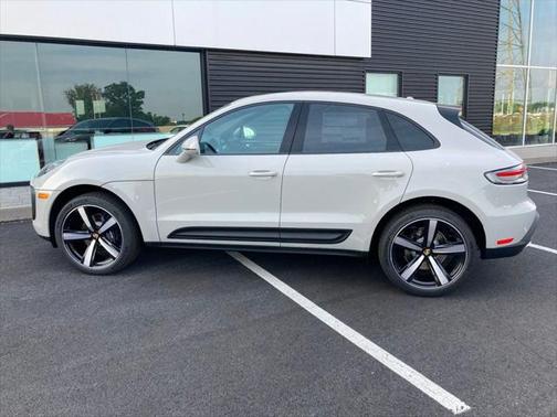 2024 Porsche Macan Base