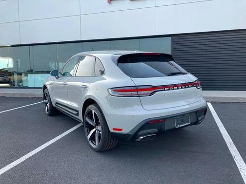 2024 Porsche Macan 