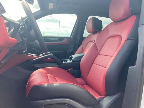 2024 Porsche Cayenne Base