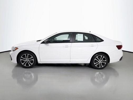Pure White 2023 Volkswagen Jetta 1.5T Sport