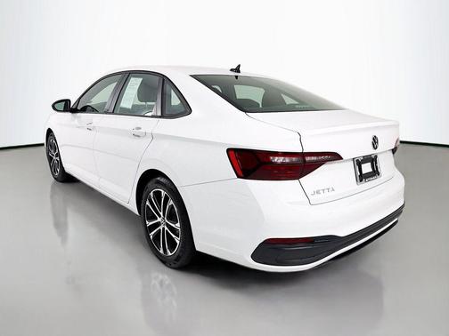 Pure White 2023 Volkswagen Jetta 1.5T Sport