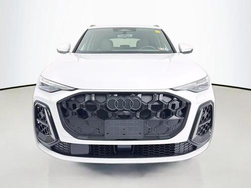 Glacier White Metallic 2026 Audi Q5 Premium Plus TFSI quattro S tronic