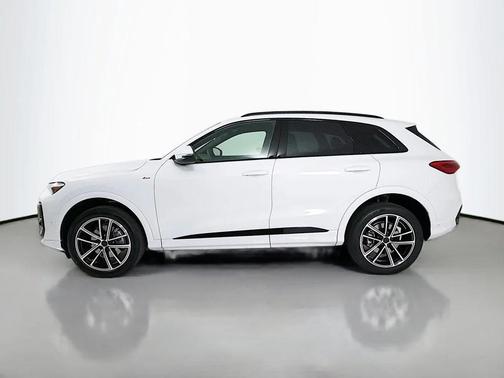 Glacier White Metallic 2026 Audi Q5 Premium Plus TFSI quattro S tronic