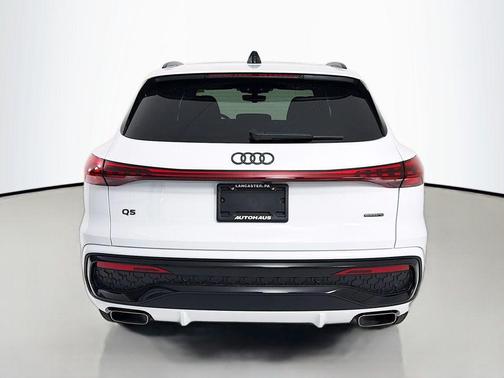 Glacier White Metallic 2026 Audi Q5 Premium Plus TFSI quattro S tronic