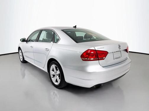 2015 Volkswagen Passat 1.8T Auto SE