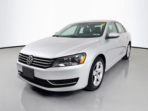 Reflex Silver Metallic 2015 Volkswagen Passat 1.8T Auto SE