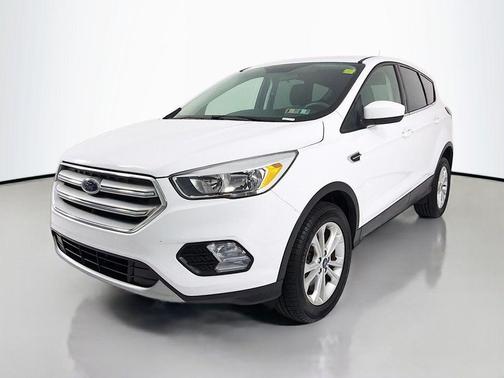Oxford White 2019 Ford Escape SE