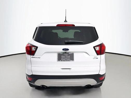 Oxford White 2019 Ford Escape SE