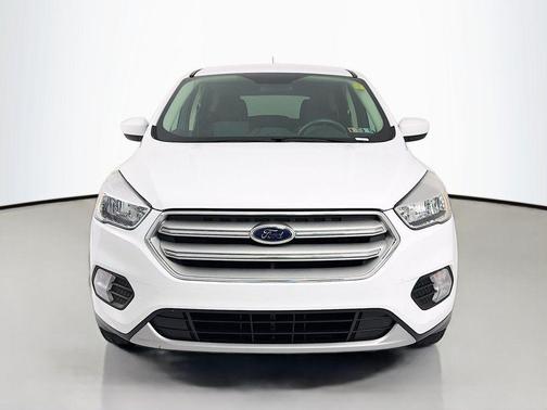 Oxford White 2019 Ford Escape SE