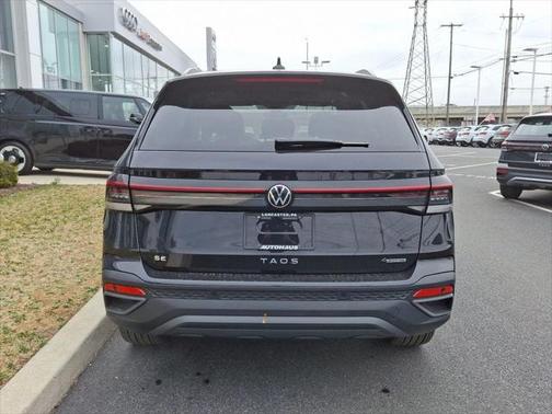 2025 Volkswagen Taos 1.5T SE Black