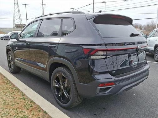 2025 Volkswagen Taos 1.5T SE Black