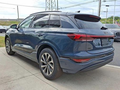 2025 Audi Q6 e-tron Premium quattro