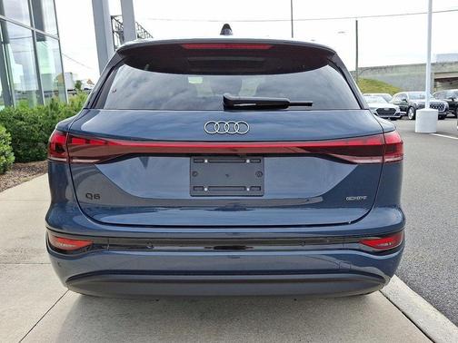 2025 Audi Q6 e-tron Premium quattro