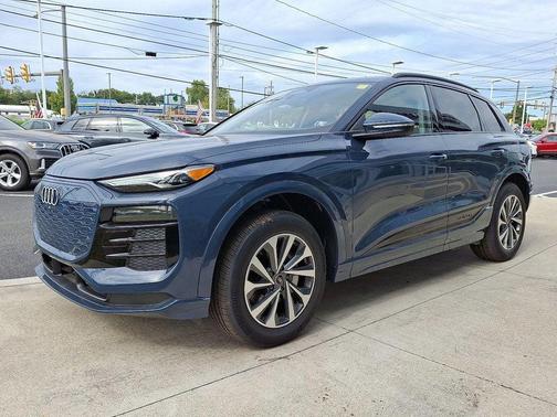 2025 Audi Q6 e-tron Premium quattro