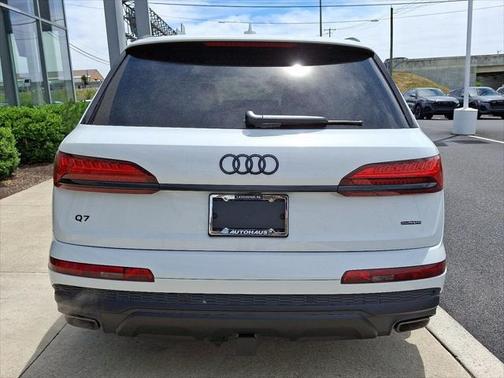 2025 Audi Q7 55 Premium Plus