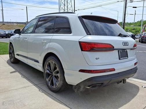 2025 Audi Q7 55 Premium Plus