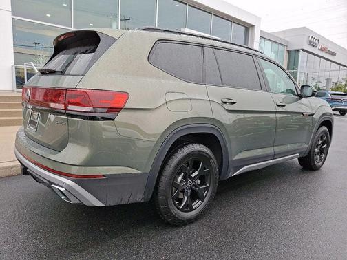2025 Volkswagen Atlas 2.0T Peak Edition