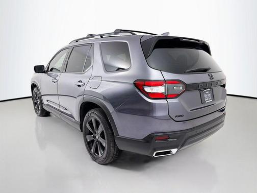 Modern Steel Metallic 2025 Honda Pilot Black Edition