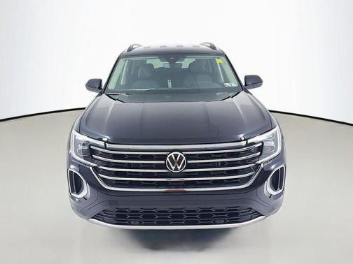 Deep Black Pearl 2026 Volkswagen Atlas 2.0T SE w/Technology 4MOTION