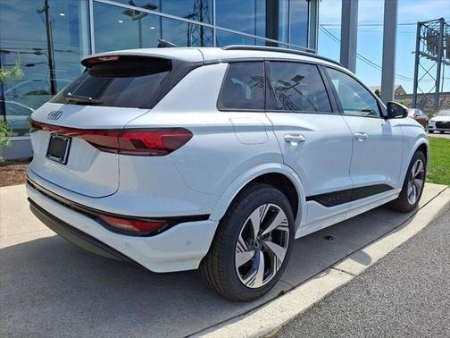 2025 Audi Q6 e-tron Premium Plus quattro
