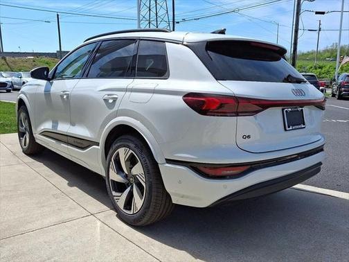 2025 Audi Q6 e-tron Premium Plus quattro