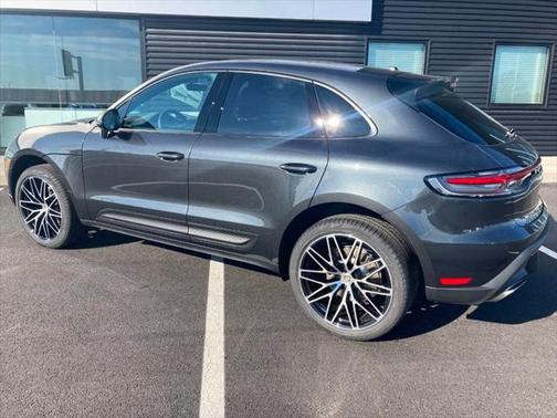 2024 Porsche Macan Base