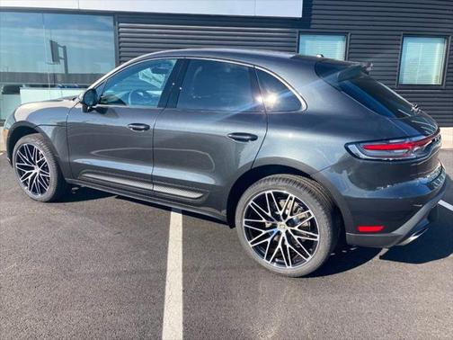 2024 Porsche Macan Base