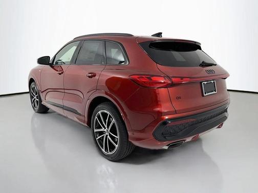 Grenadine Red Metallic 2026 Audi Q5 Prestige TFSI quattro S tronic