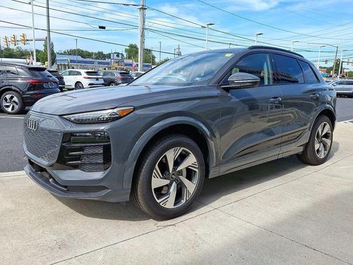 2025 Audi Q6 e-tron Premium Plus quattro