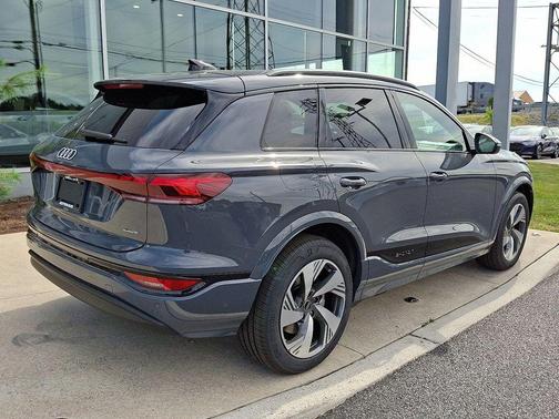 2025 Audi Q6 e-tron Premium Plus quattro
