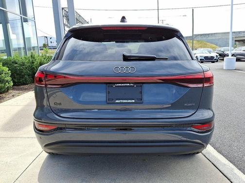 2025 Audi Q6 e-tron Premium Plus quattro