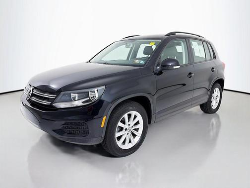 Deep Black Pearl 2017 Volkswagen Tiguan 2.0T S 4MOTION