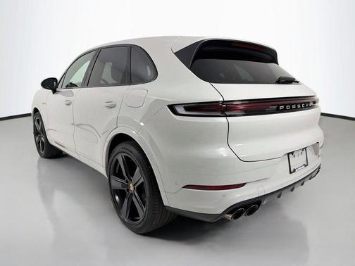 Chalk 2026 Porsche Cayenne E-Hybrid