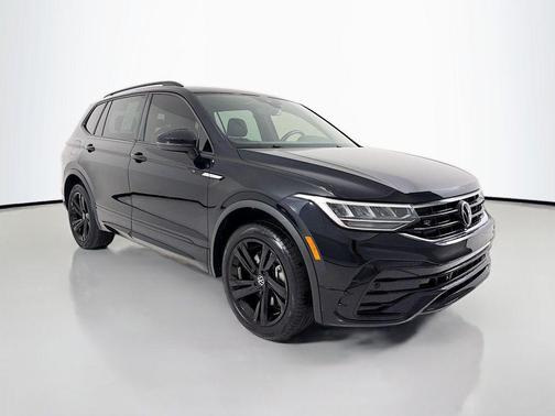 Deep Black Pearl 2023 Volkswagen Tiguan 2.0T SE R-Line Black 4MOTION