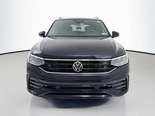 Deep Black Pearl 2023 Volkswagen Tiguan 2.0T SE R-Line Black 4MOTION