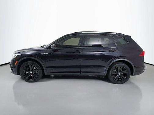 Deep Black Pearl 2023 Volkswagen Tiguan 2.0T SE R-Line Black 4MOTION