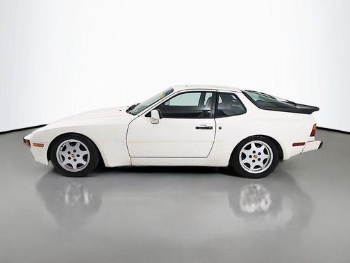 White 1987 Porsche 944