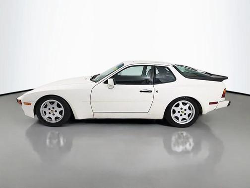 White 1987 Porsche 944