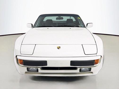 White 1987 Porsche 944