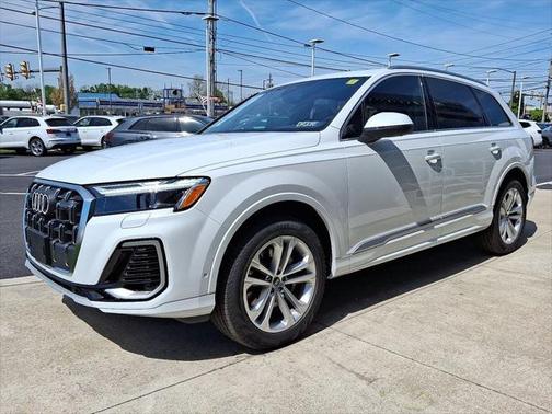 2025 Audi Q7 55 Premium Plus