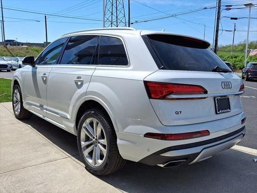 2025 Audi Q7 55 Premium Plus