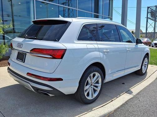 2025 Audi Q7 55 Premium Plus
