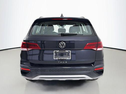Deep Black Pearl 2024 Volkswagen Taos 1.5T S