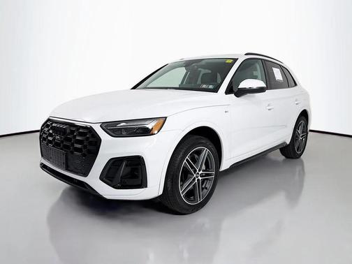 Glacier White Metallic 2023 Audi Q5 55 S line Premium Plus