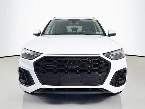 Glacier White Metallic 2023 Audi Q5 55 S line Premium Plus