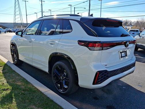 2026 Volkswagen Tiguan 2.0T SE R-Line Black 4MOTION