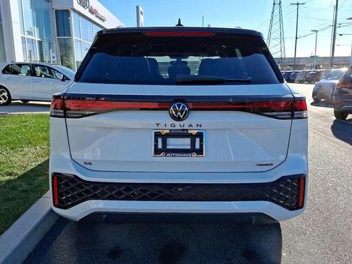 2026 Volkswagen Tiguan 2.0T SE R-Line Black 4MOTION