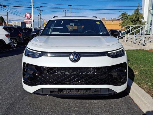 2026 Volkswagen Tiguan 2.0T SE R-Line Black 4MOTION