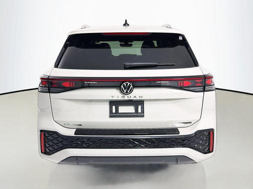 Sandstone 2026 Volkswagen Tiguan 2.0T SEL R-Line 4MOTION